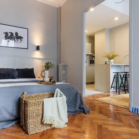 Moderne Proche Et Transports