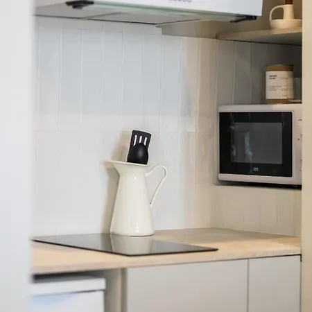 Moderne Proche Et Transports *