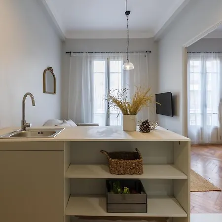 Moderne Proche Et Transports * Nice